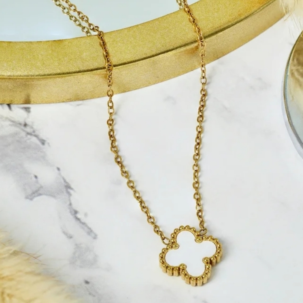 White Pendant Necklace